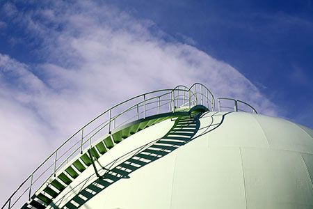 US dry natural gas production continued to increase in 2015